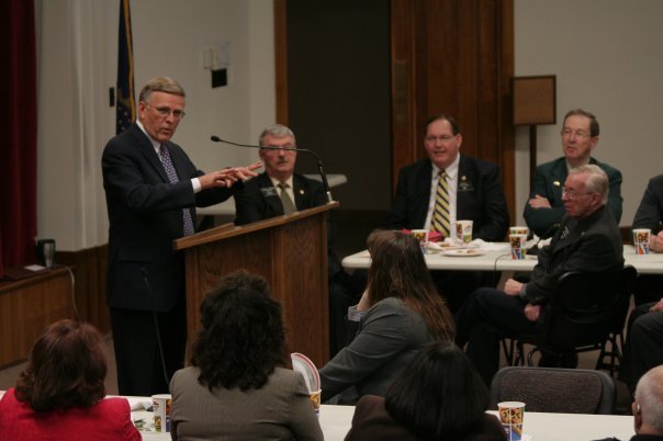 US Senator Byron Dorgan visits with ND Legislature
